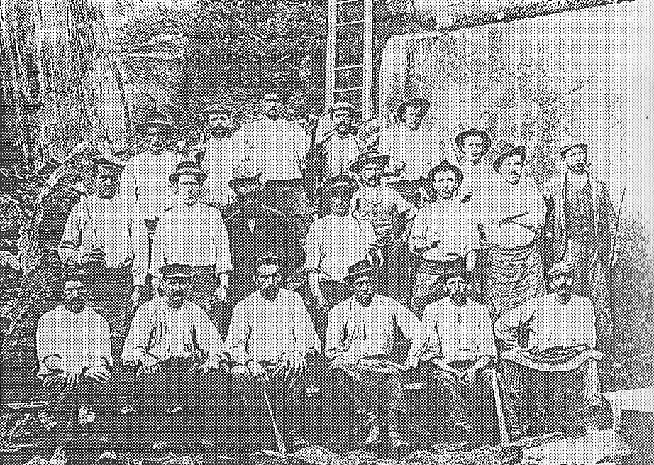 Abb. 12: Männer in den Steinbrüchen von Bollendorf. Der Bollendorfer Stein gab Brot und brachte den Tod (Hochkonjunktur von 1850 bis 1910).